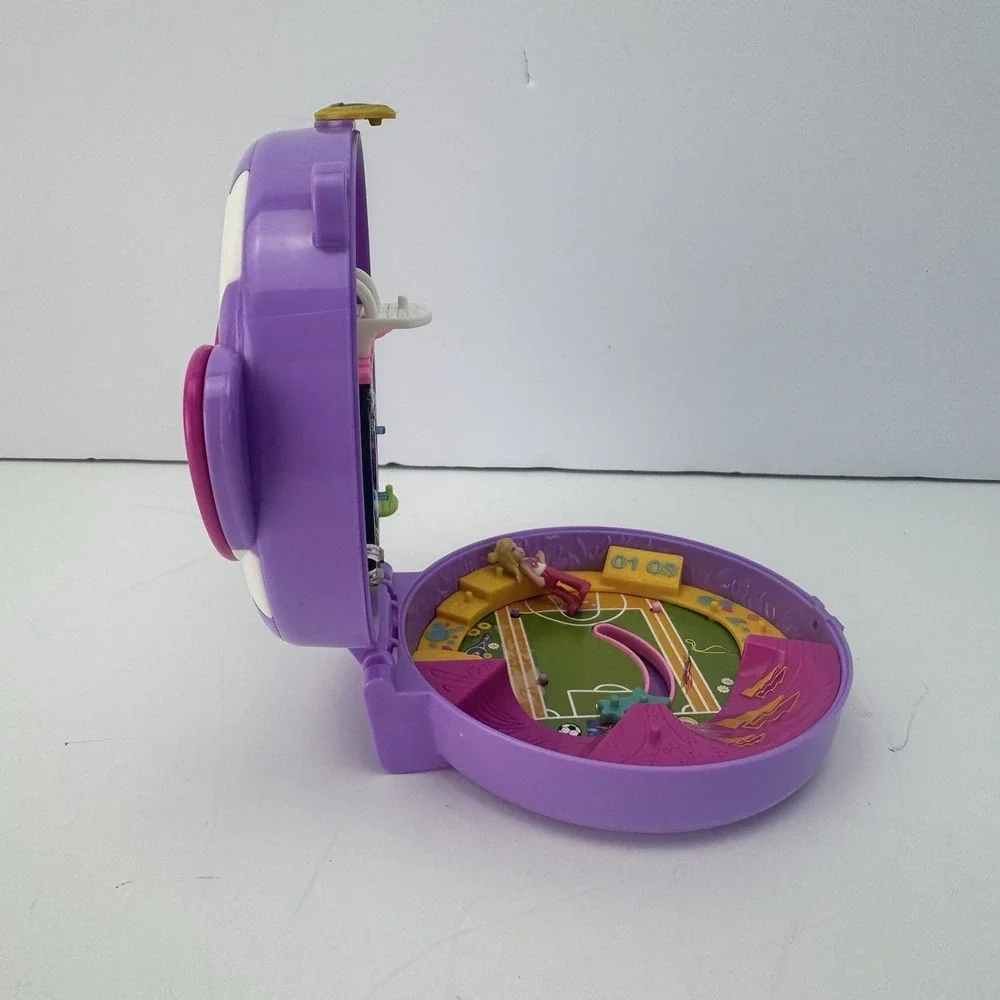 Mattel POLLY POCKET Pocket World Outdoor‎ Sports Purple Soccer Ball Case Figure